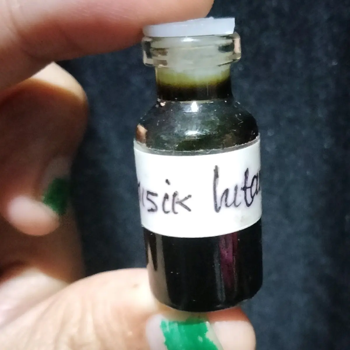 MINYAK BIANG MISIK HITAM+sarat ritual+perawatan benda bertuah+meningkatkan energi ( power) dlm suatu benda+meningkatkan kepekaan mata batin+ tinggalpakai tidak ada pantangannya