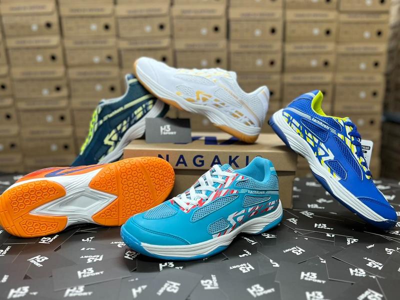 Giày cầu lông Nagaki - bám sân và đã khâu đế tặng tất lửng - hàng phân phối chính hãnġ - Vanda Sport