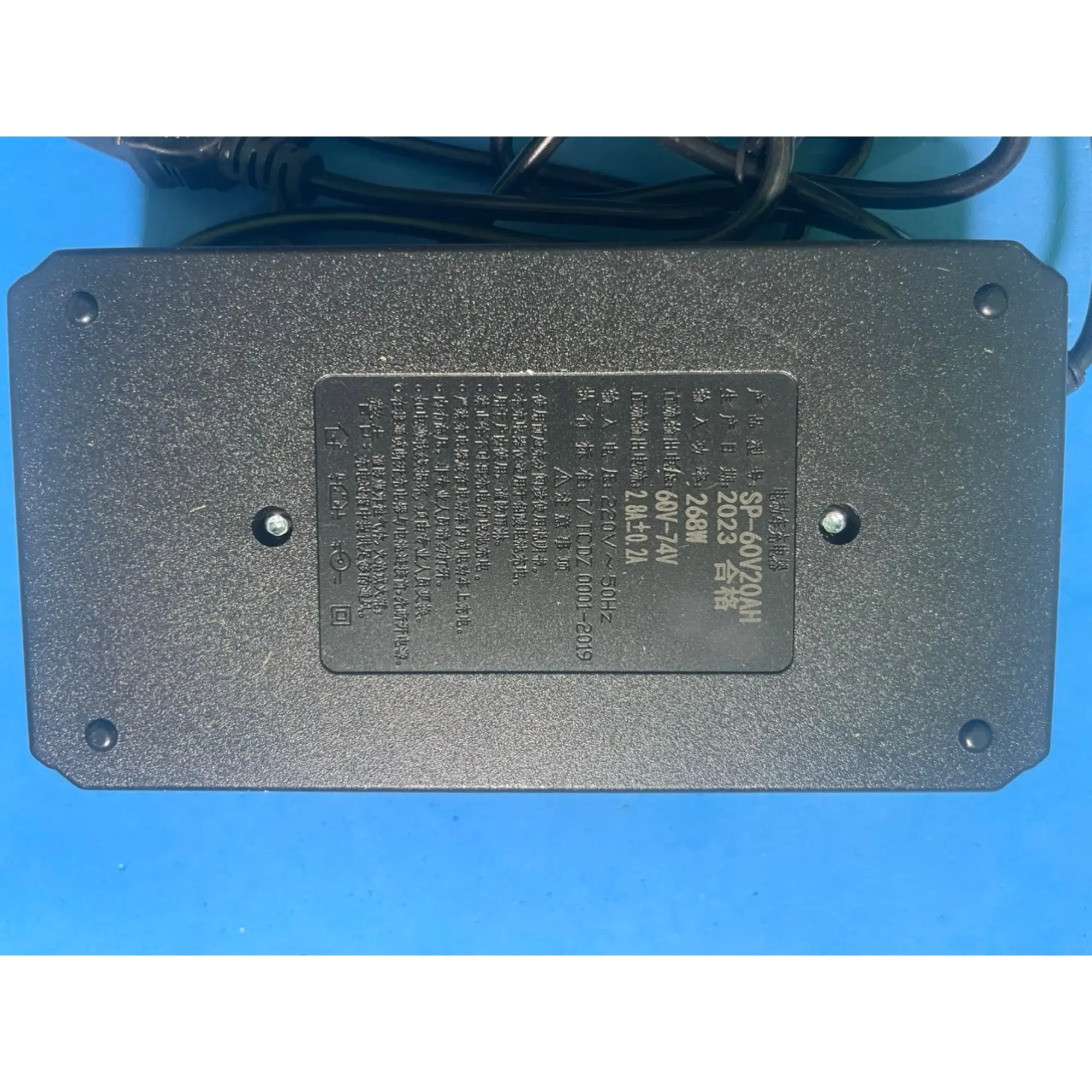 Sạc 60V 20AH dùng cho xe chạy 5 binh lớn 20 Ah, Xmen, gogo, vespa..