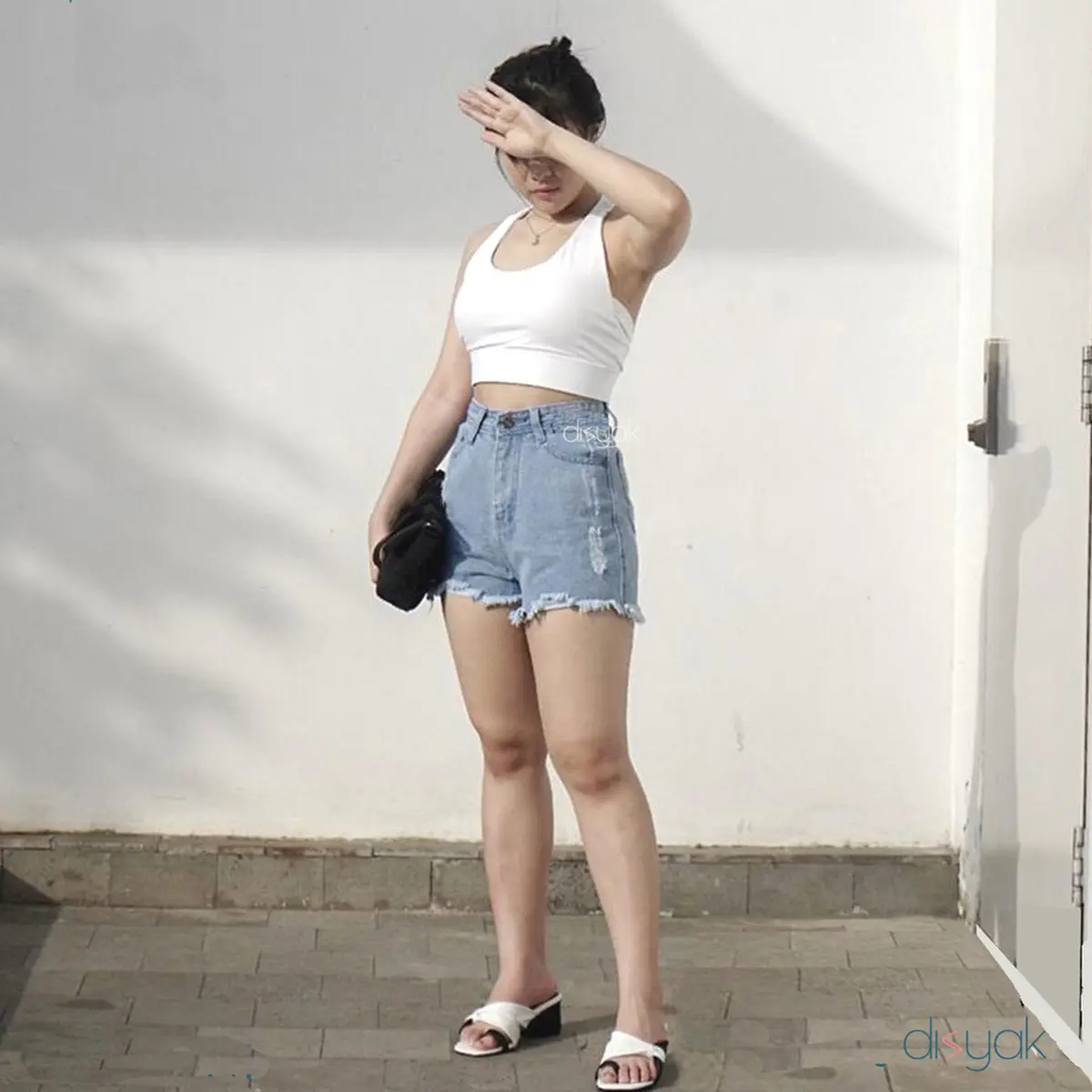 DISYAK - Hotpants Jeans  Celana Pendek Wanita Non Stretch Ripped 1032-2032 Light Blue