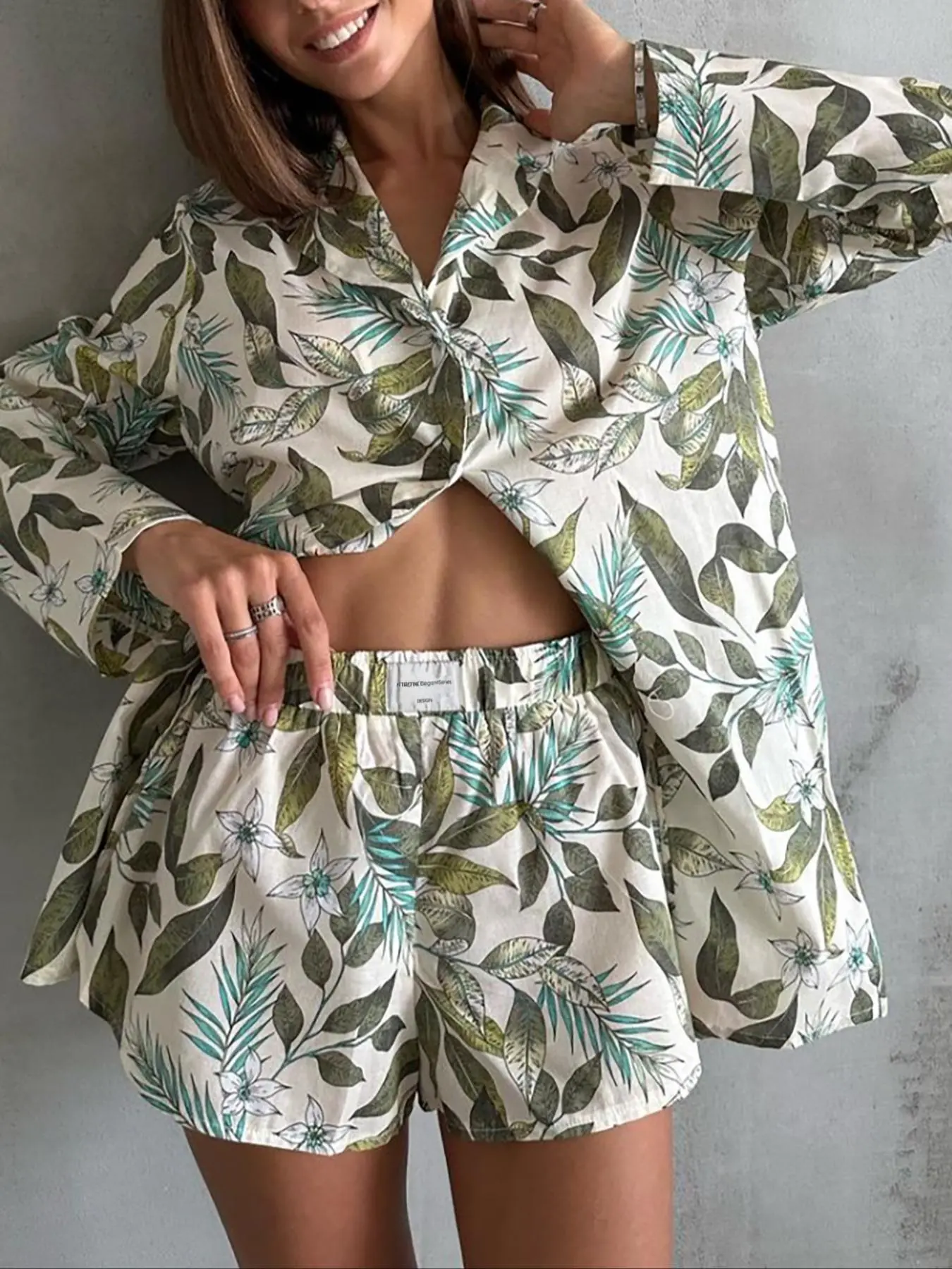 Two-Piece Set Women's All Over Floral Print Button Front Shirt & Elastic Waist Shorts, Casual Long Sleeve Collared Top & Shorts PJ Set, Women's Sleepwear for Spring & Fall