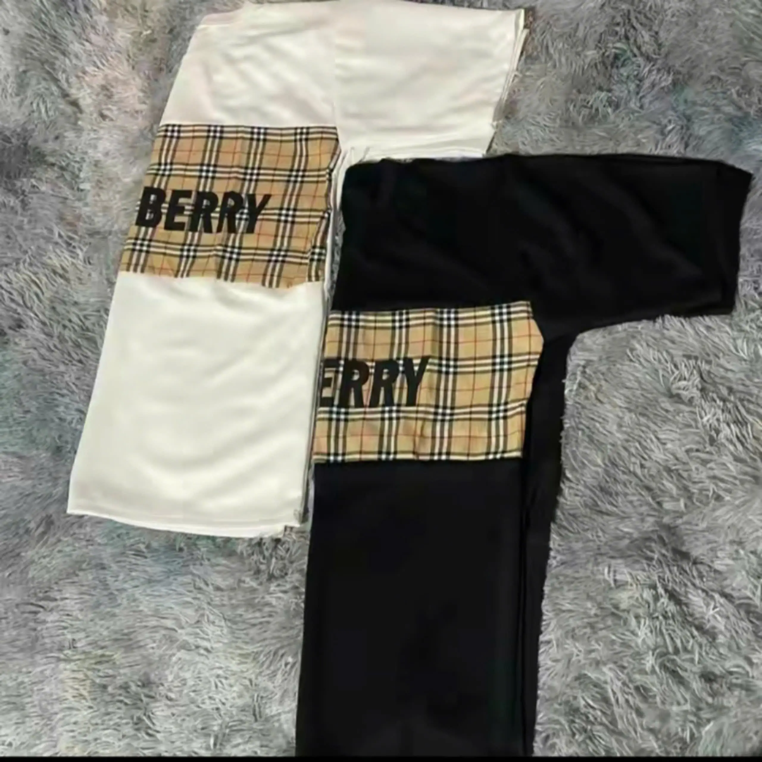 Áo thun nam nữ in chữ B be R trước ngực hai màu đen,trắng chất liệu poly cao cấp Menswear Nhung Cổ Tròn Jean