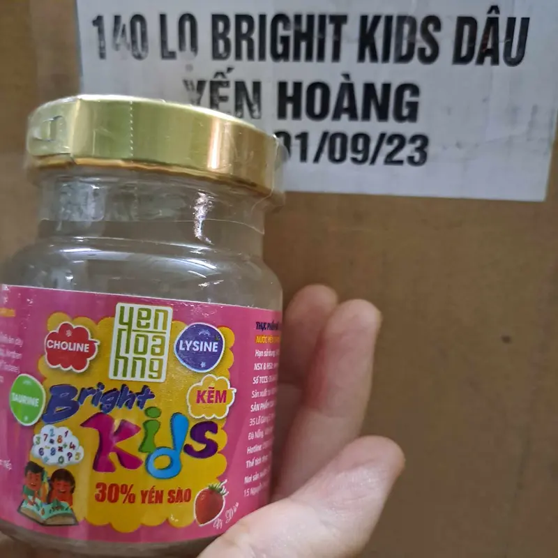 Set 10 hủ 30% yến sào chưng sẵn cho bé gồm 5 hủ vị dâu và 5 hủ vị vani -70ml-Yến Hoàng 1