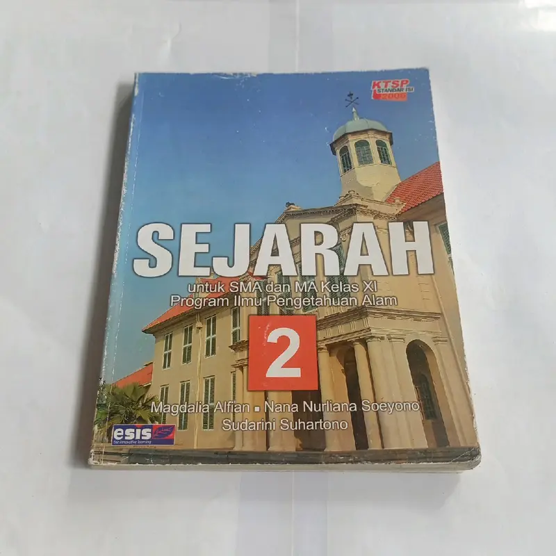 BUKU SEJARAH SMA MA KLS X XI XII KTSP IPA MAGDALIA ALFIAN Soft Cover 2