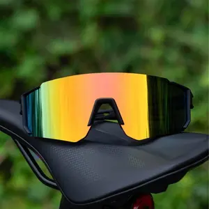 Kacamata olahraga bingkai besar baru, kacamata bersepeda luar ruangan one-piece, kacamata hitam mode pria dan wanita untuk mendaki gunung sunglasses Sport