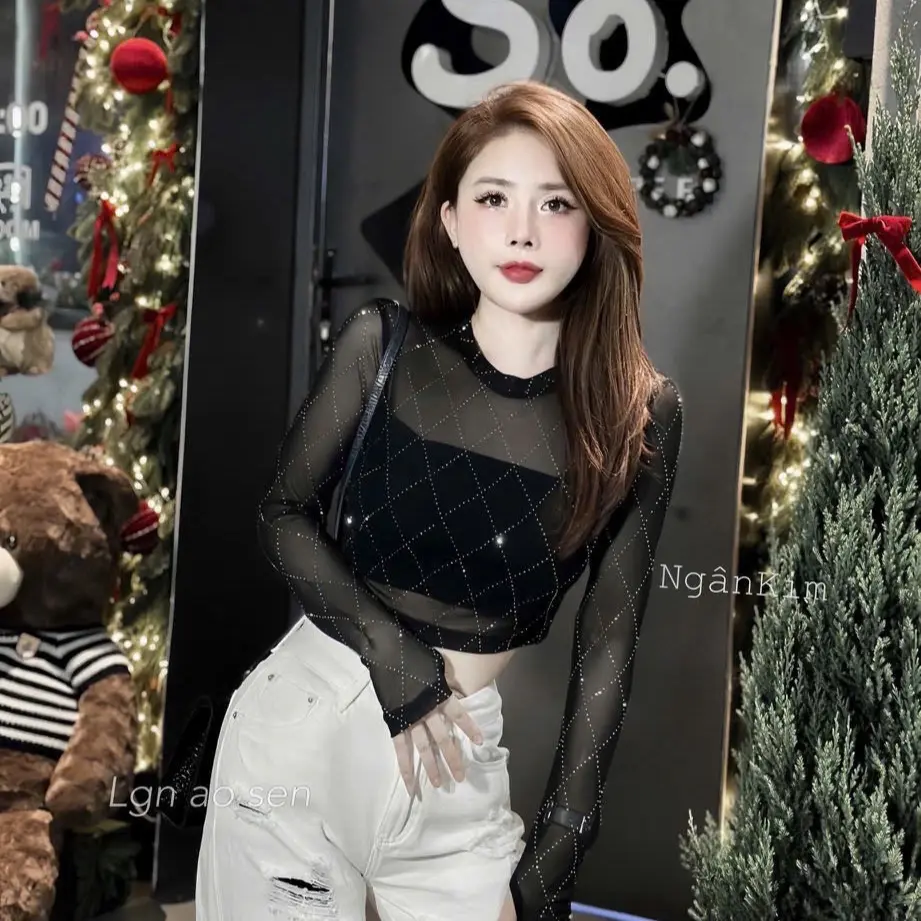 Áo thun nữ croptop cổ tròn tay dài đính đá. phong cách đơn giản chất thun tơ 2 lớp dày dặn chuan from shop