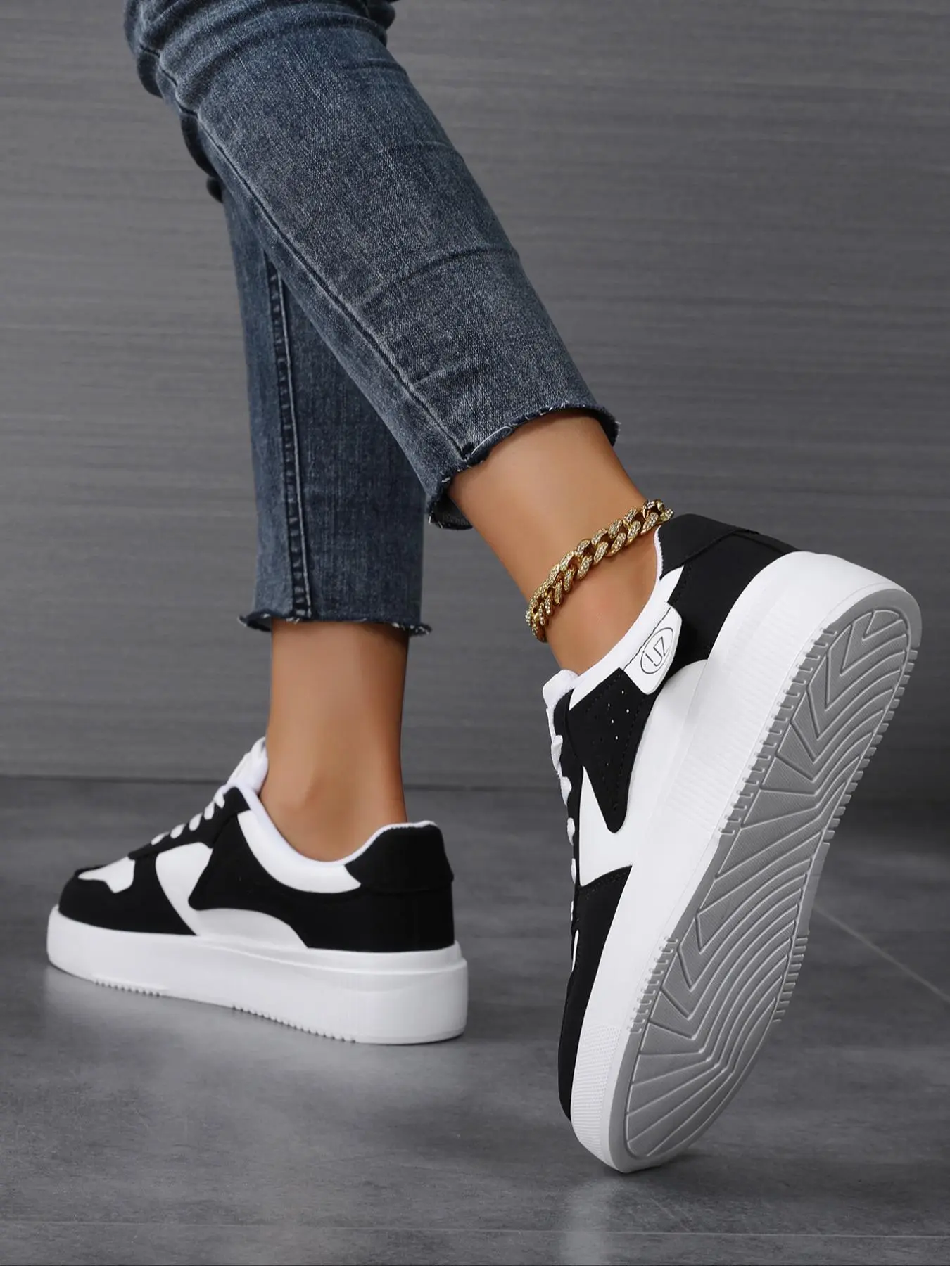 Women's Lace-up Fashionable Colorblock Ultralight EVA Sneakers