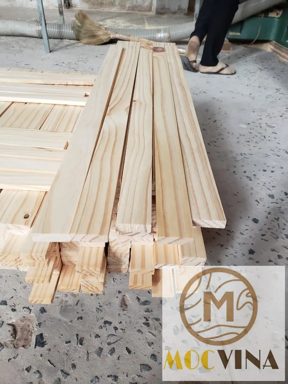 MỘC VINA Nan gỗ thông dày 1cm x 3cm x 100cm, bào 4 mặt làm kệ, decor giá rẻ. Diy Mô Hình