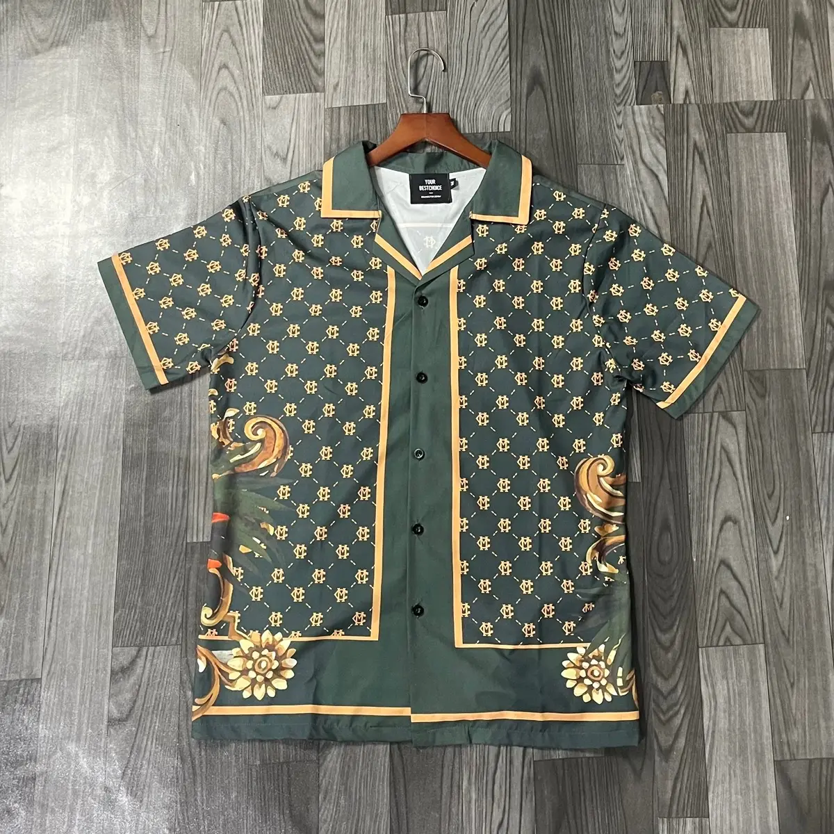 Áo cổ chữ V