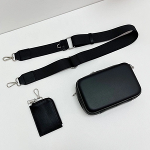 Tiệm Túi Đeo Chéo