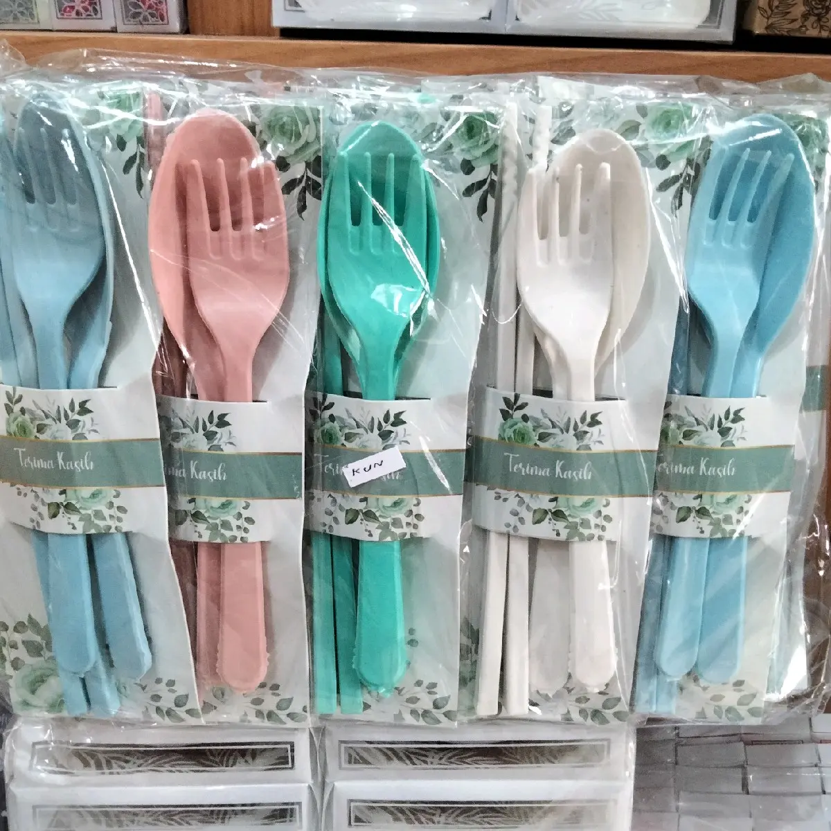 ( isi 25set ) sendok garpu sumpit kemasan kertas alas shabby