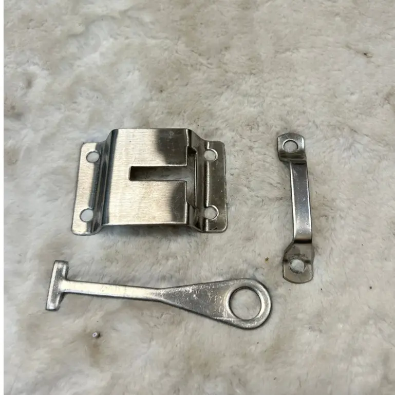 Móc T Gài Cửa Thùng Loại Zin Theo Xe - Inox 304 - Khóa Hình Chữ T và Giá Đỡ Cố Định Cửa 7