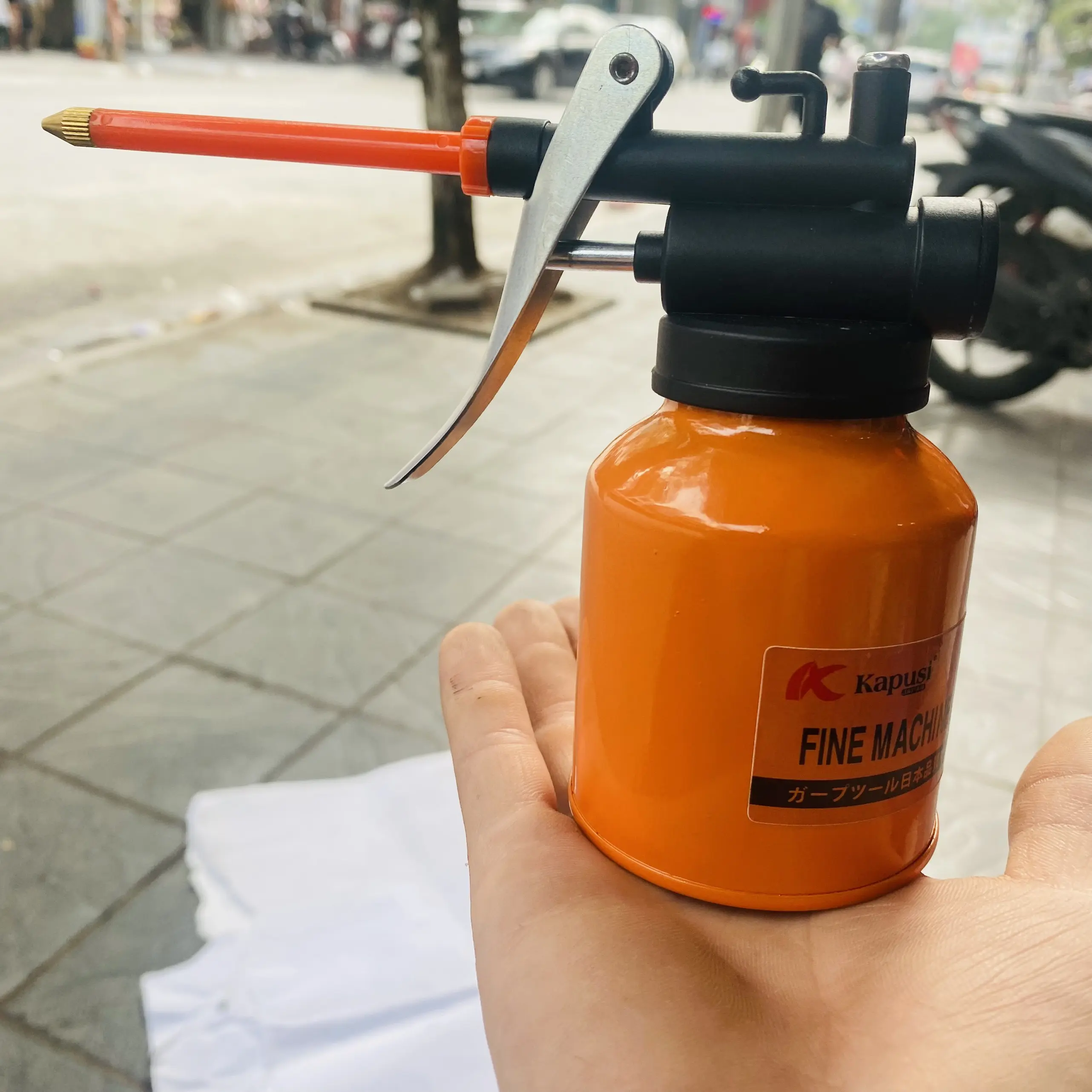Bình xịt dầu nhớt sắt Kapusi nhật bản cao cấp