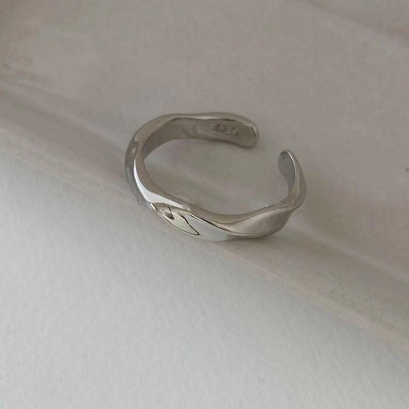 Product Introduction of Bộ nhẫn sắc tố, màu bạc, ba mảnh, dành cho nữ, Ins Hợp Xu hướng thiết kế đặc biệt, chất lượng cao, phong cách ngầu, có thể chuyển đổi, nhẫn Ngón Trỏ Quà Tặng Móc Khóa Titan Women 8