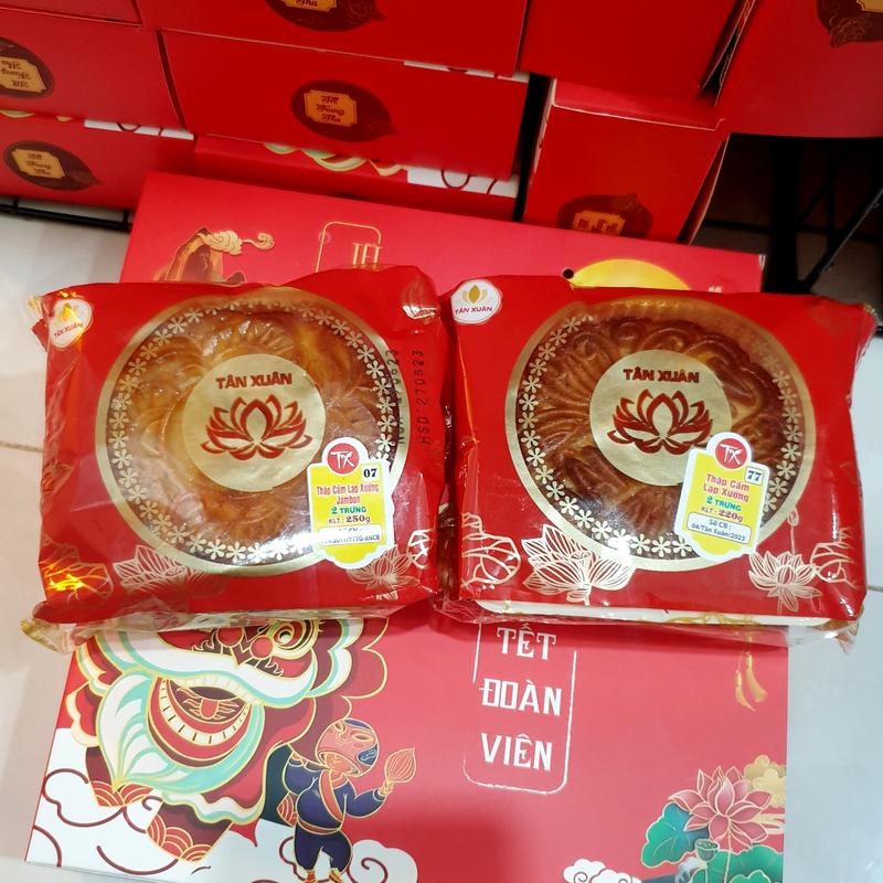 [ Kèm hộp giấy] Combo 2 bánh trung thu  Tân Xuân ( Thập cẩm 1 trứng, 2 trứng, Thập cẩm Jambon gà quay ,Đậu Xanh, Dừa, Môn 1 trứng)  Cake Food Thức Ăn 2
