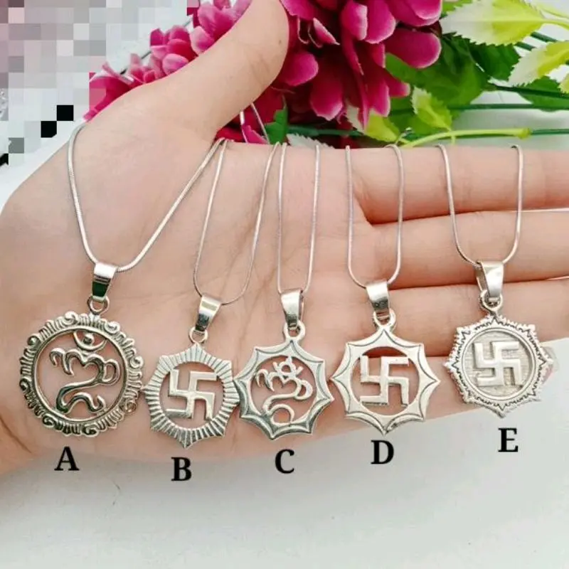 Kalung Omkara dan Swastika Titanium lapis emas