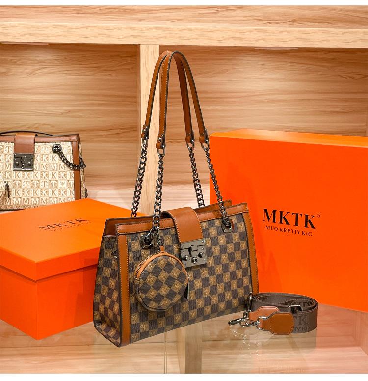 Product Introduction of Senior Sentong Qin Tote Big Bag 2023 New Fashion Large Capacity Versatile Chain Bag Women's Shoulder Messenger Bag 24