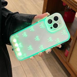 Funda para celular con moño luminoso controlado por voz, diseño de dibujos animados para iPhone 11/12/13/14/15/16 Pro Max Plus, funda móvil única para parejas
