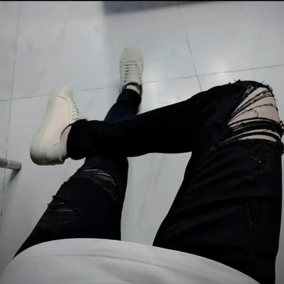 Quần jen rách gối phom ôm 4 cúc menswear nam