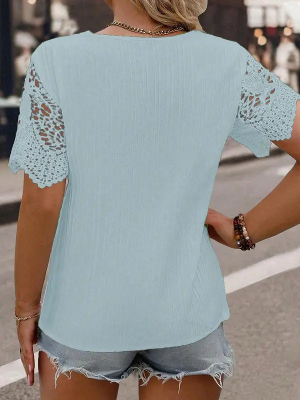 【Plus Size】 Solid Lace Trim Curved Hem Tee, Elegant Fashion Casual Short Sleeve T-shirt for Daily Outdoor Wear, Women Plus Clothing for Summer, Top 5