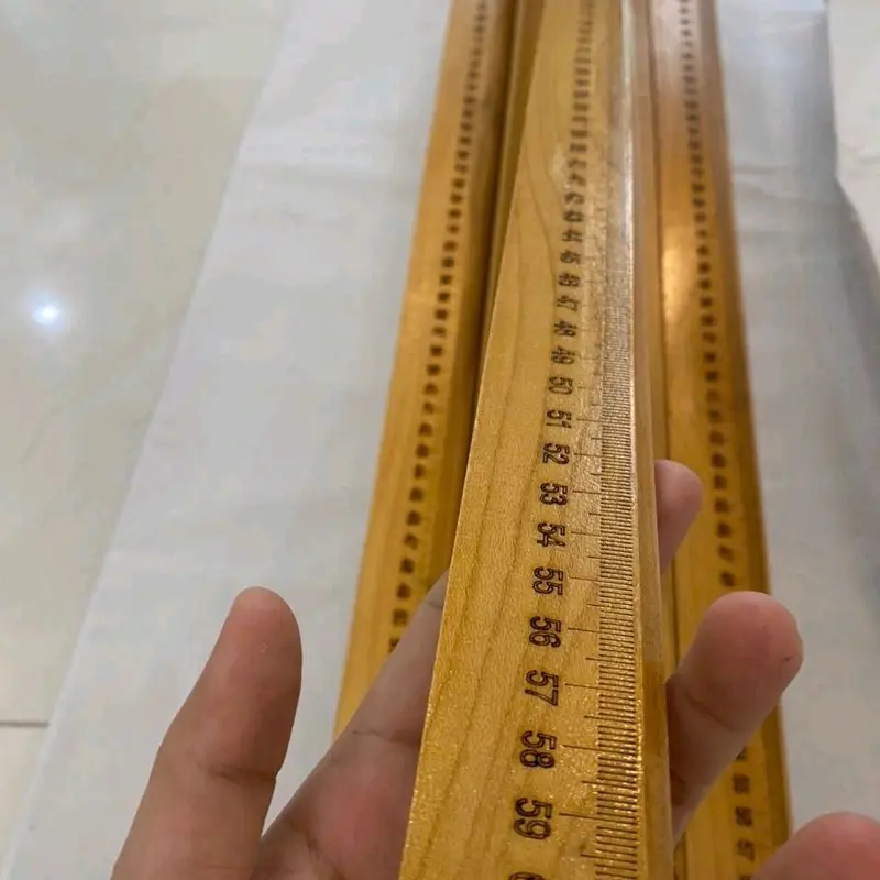 Thước gỗ tự nhiên 30cm , 50cm , 60 cm khắc vạch tia số rõ , phun PU bóng cho giáo viên , học sinh 7
