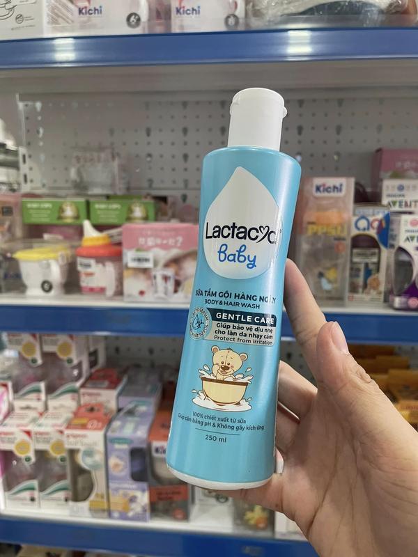Sữa tắm Lactacyd BB 250ml xanh dương, sữa tắm latacyd cho bé
