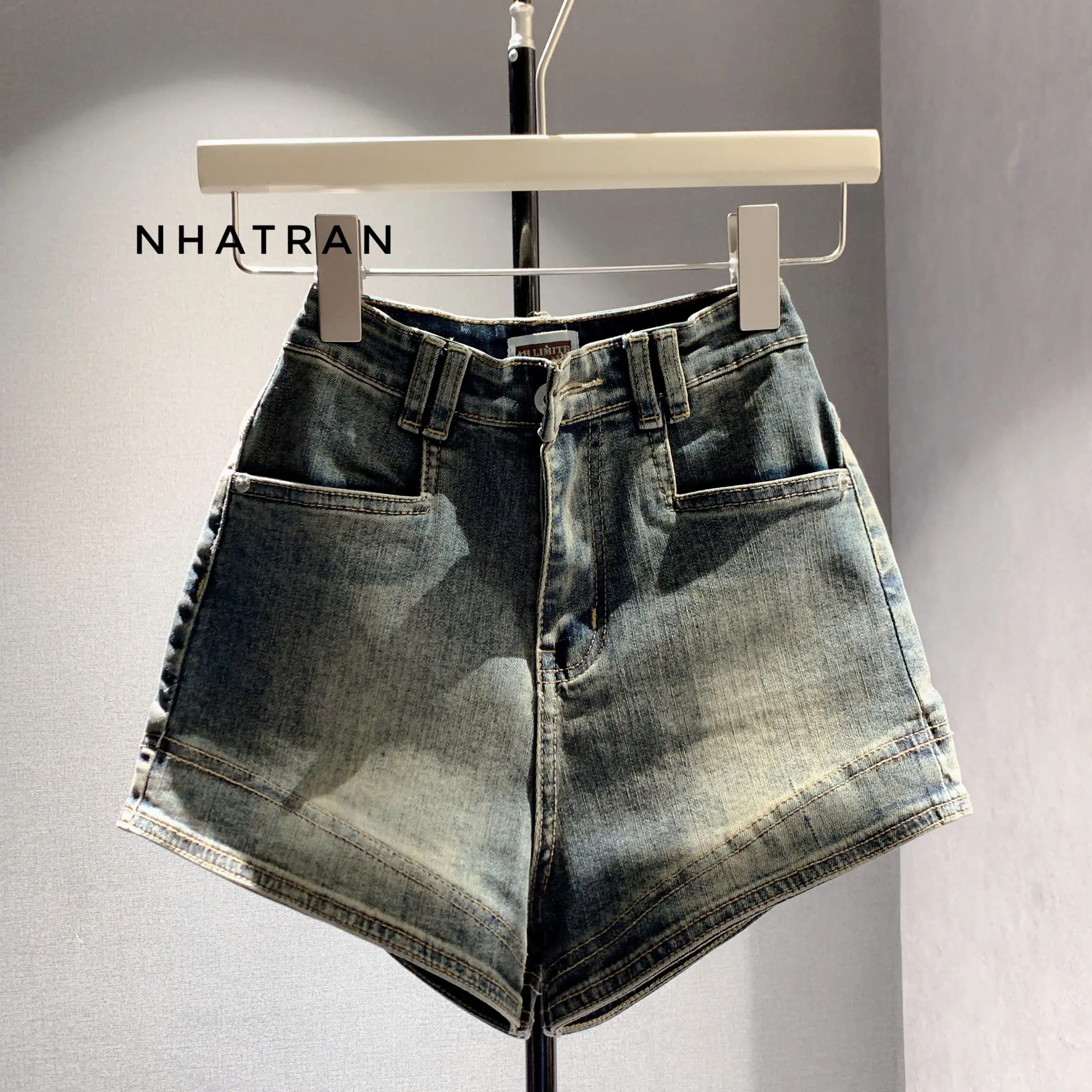 PHOM ÔM CO DÃN Quần short jean nữ phom ôm cạp cao lai viền chất Denim Pants Women MS170