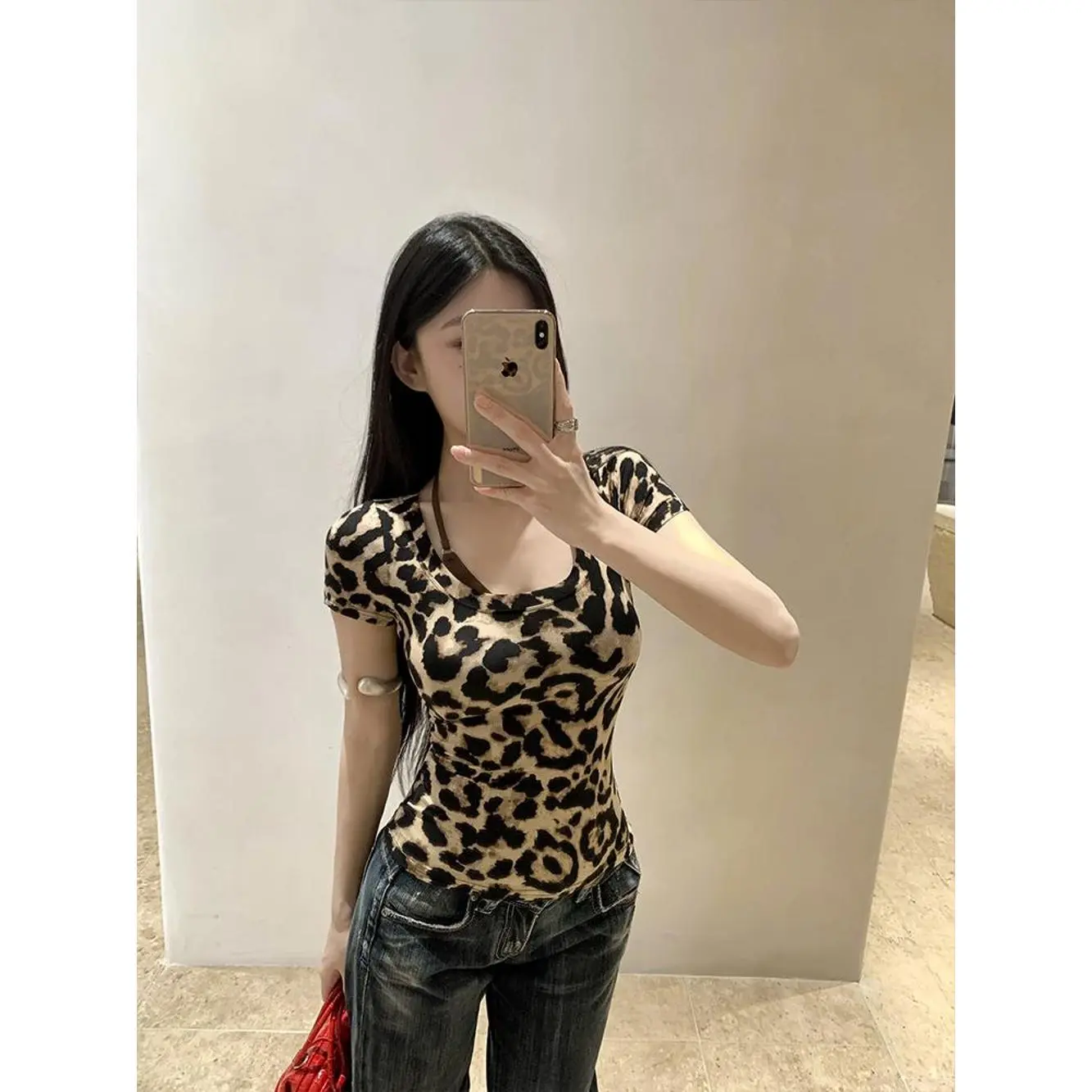 Cold and Spicy Sexy Leopard Print Short Sleeve T-shirt, New Summer Style, Vintage Square Neck, Slim Fit, Top, Women's Clothing, 2025.