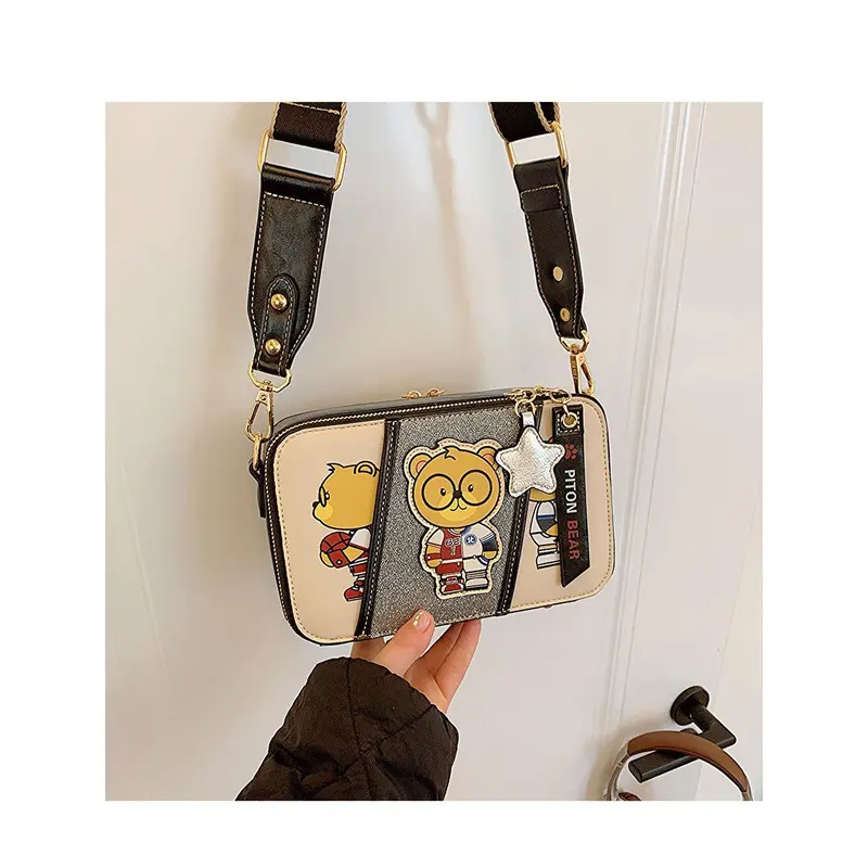 Túi xách nữ dáng hộp chữ nhật họa tiết gấu dây bản to hàng quảng châu cao cấp T500 Bag 8