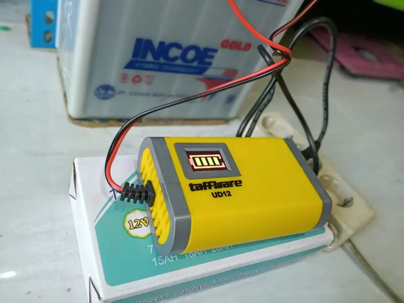 Taffware Charger Baterai Aki Mobil Motor LCD Display 12V 2A - C1202-6 car kendaraan 1