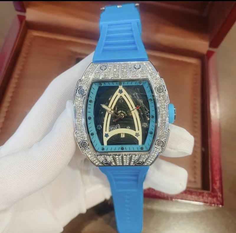 Product Introduction of Đồng Hồ Nam Dáng Thùng Đính Đá H1868 Thiết Kế Tàu Con Thoi Thời Trang Cá Tính Sang Trọng Đeo Tay Watch 6