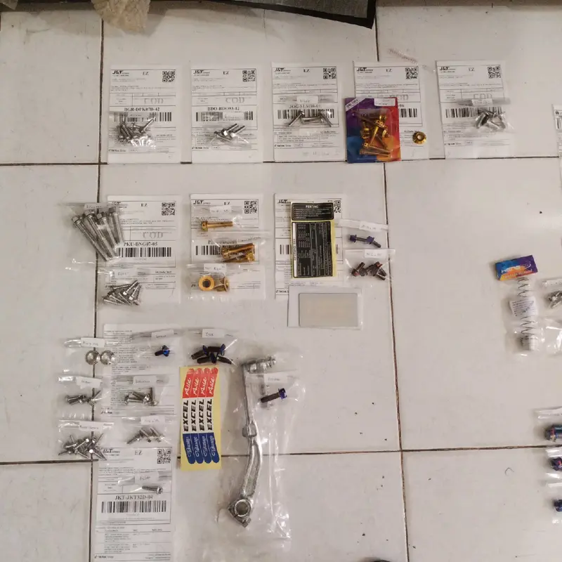 harga satuan baut probolt m6 drat 10 hexagon 2 kunci heng original harga satuan m6 x 15 20 25-110 mm  Motorcycle hexagon heng original stainless 2kunci. drat 10 panjang 1,5cm 12cm 2