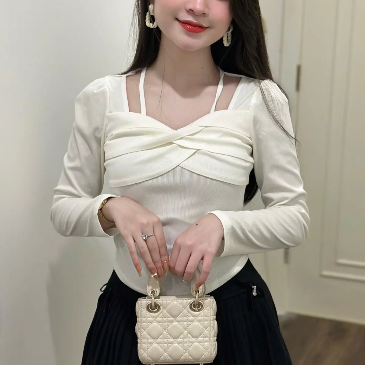 áo cổ vuông chữ V xếp bèo 3 tầng vạt bầu