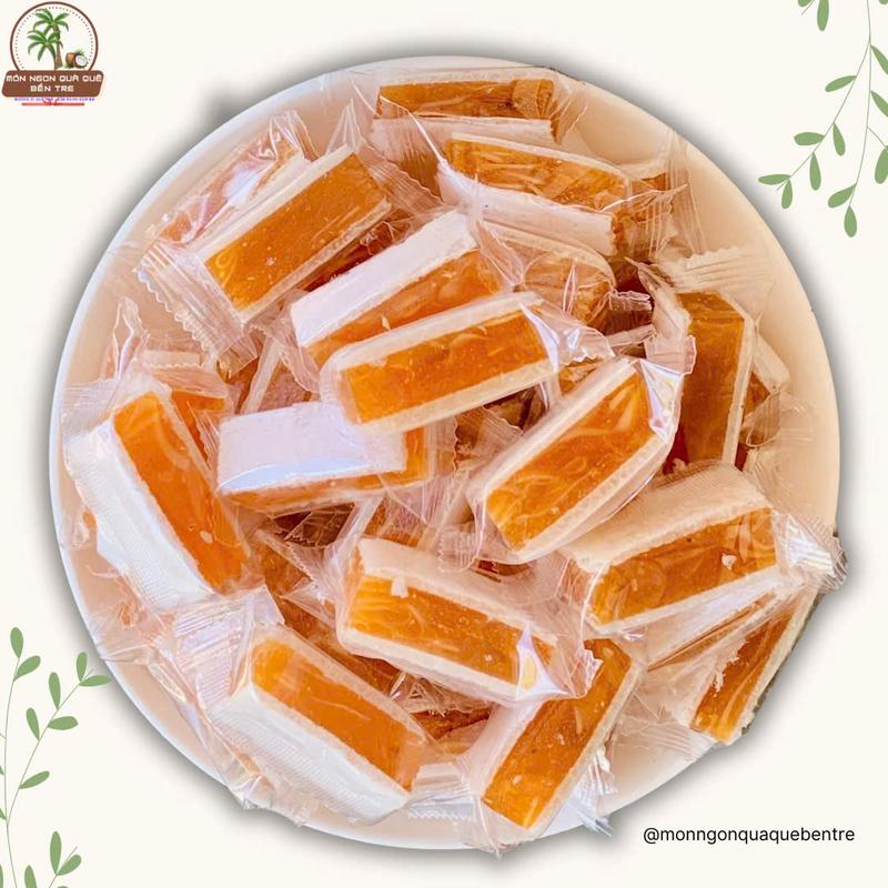 Kẹo khóm dừa non ít đường, chua chua ngọt ngọt của khóm, giòn của bánh phồng, dẻo thơm dừa, khóm