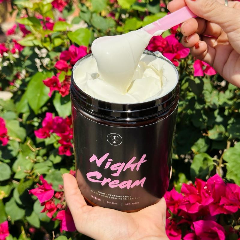 1 KÍ NIGHT CREAM- KEM BODY TRUE FRESH BAN ĐÊM DƯỠNG TRẮ.NG (Dưỡng da body)