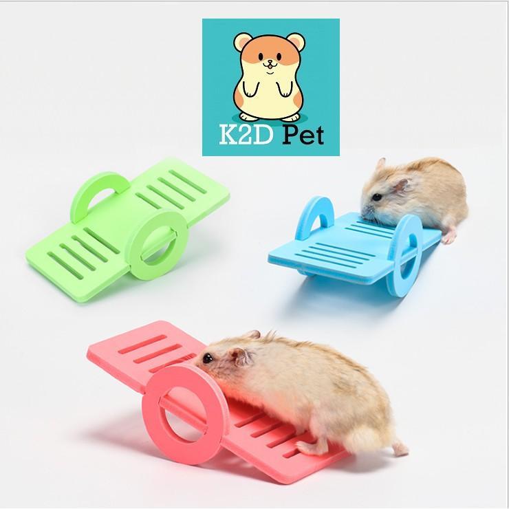 Bập bênh gỗ cho hamster có các màu để lựa chọn 0