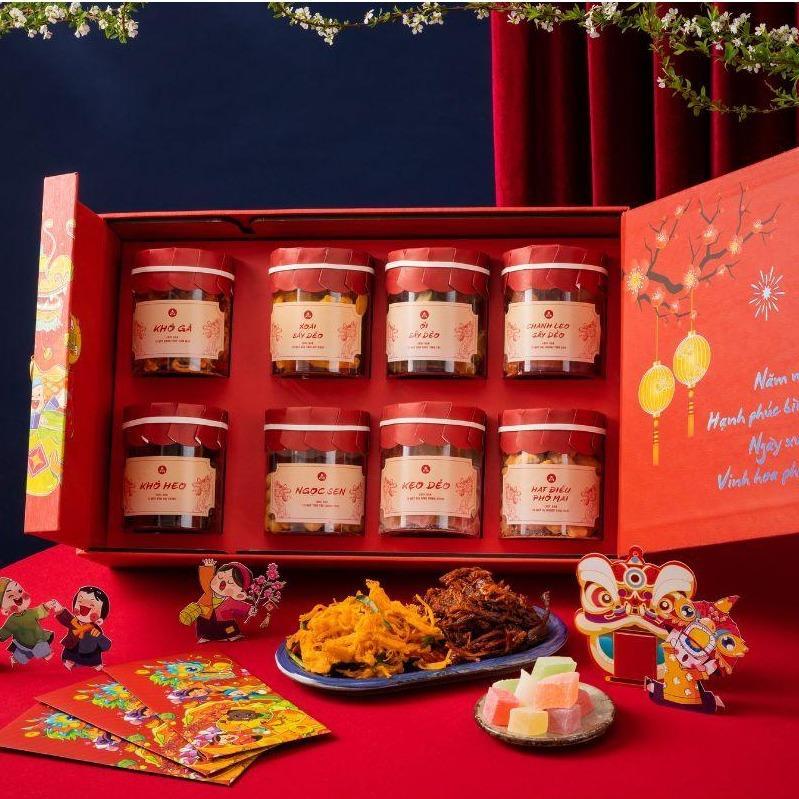 Hộp quà tết Phú Quý, Set quà tết 8 vị Khô gà, khô heo, xoài sấy dẻo, mận xí muội, chanh leo sấy dẻo, ngọc sen, hạt điều phô mai, kẹo dẻo Quang Linh Food