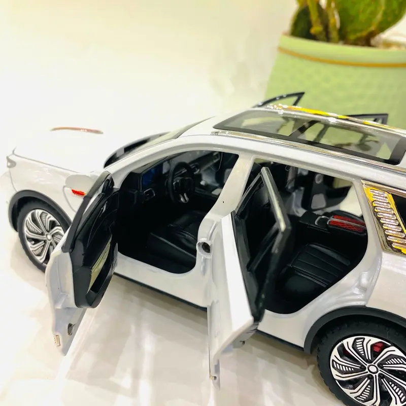 Mô hình xe Hongqi E-HS9 Toy Đồ Chơi Xe Mô Hình siêu xe mô hình diecast [ Tặng kèm biển số VIP ] & đồ chơi 3