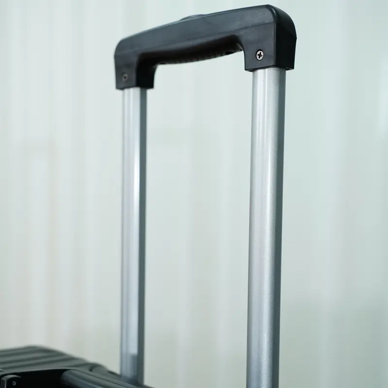 (6006) Koper Sultan Hitam 20, 24, 28 Inch Anti Bump Metal 4 Roda Ganda Putar 360° Smart Lock 6