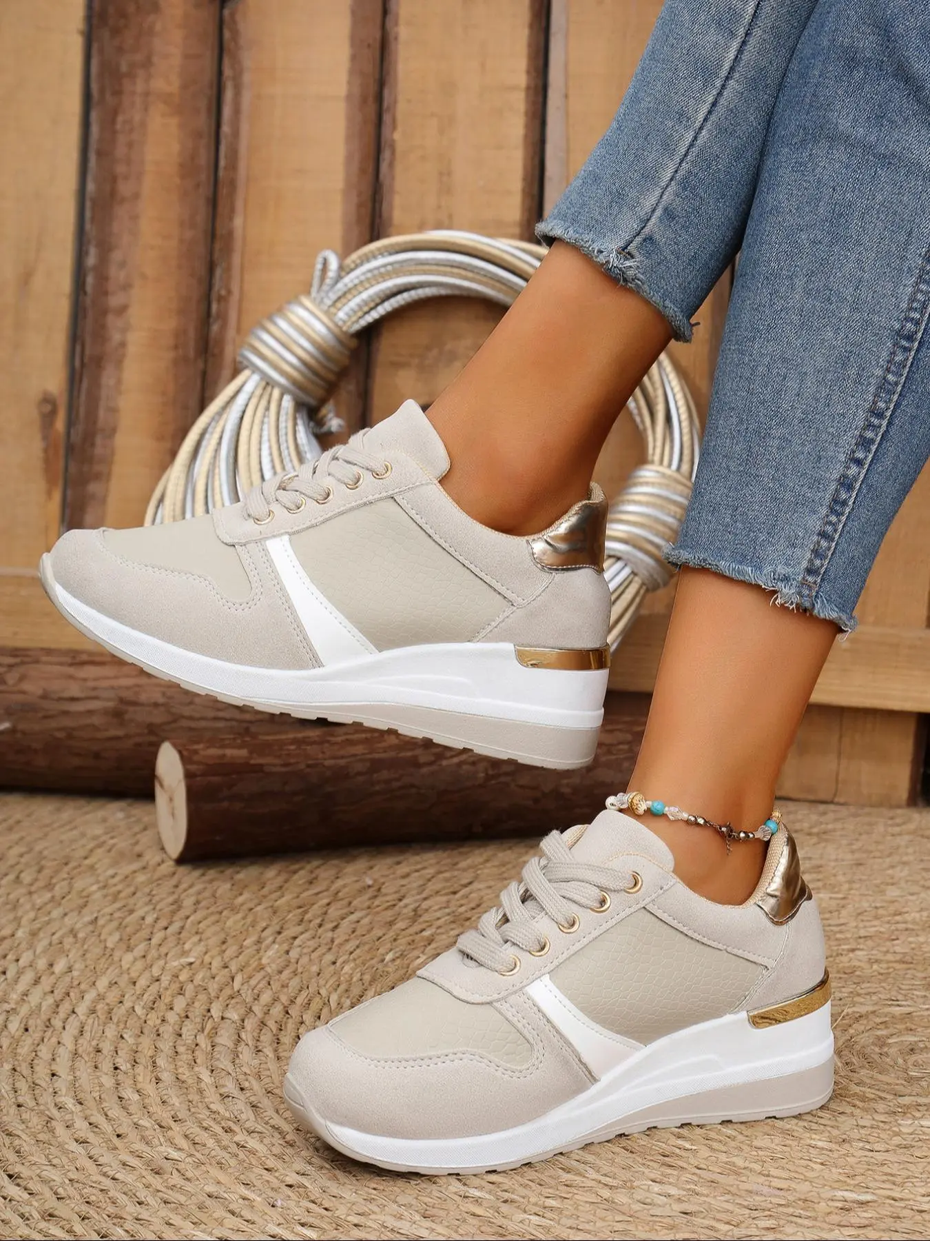 Women's Fashionable Patchwork Lace Up Low Top Sneakers, Casual Breathable Comfortable Sports Running Shoes, All-match Basic Shoes for Daily Wear