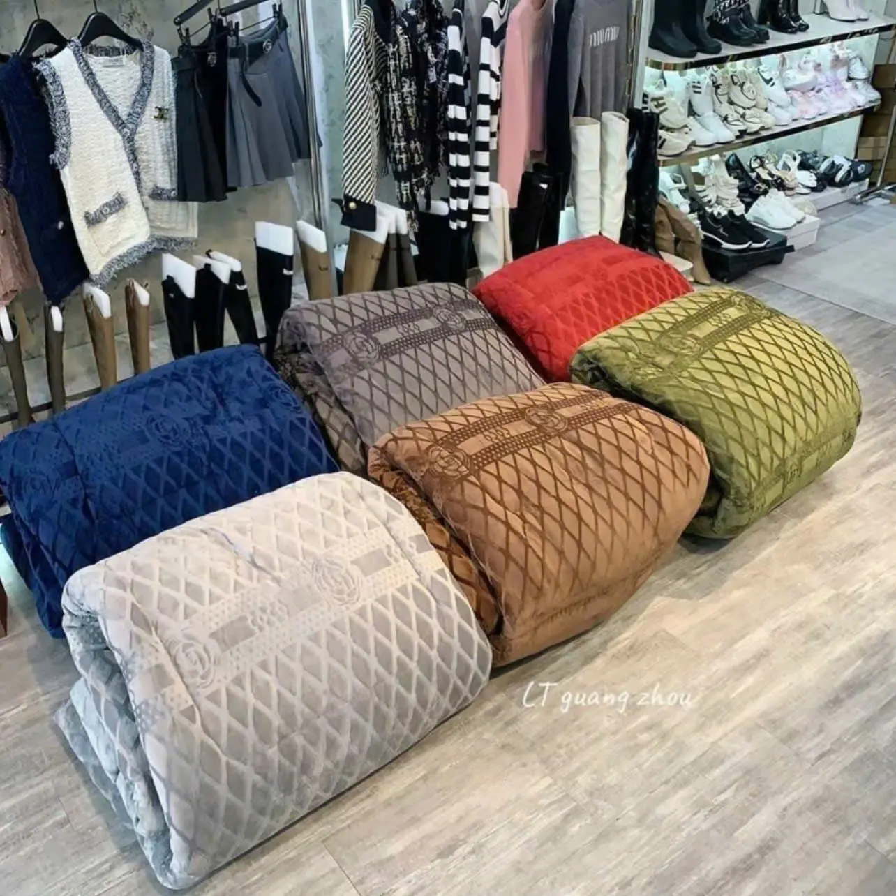 Chăn CoCo Lông Thỏ  Siêu Đày Dặn Hàng Nhập Khẩu ( Nặng 3,4Kg - 3,6Kg ) Kích Thước 2m x 2,3m