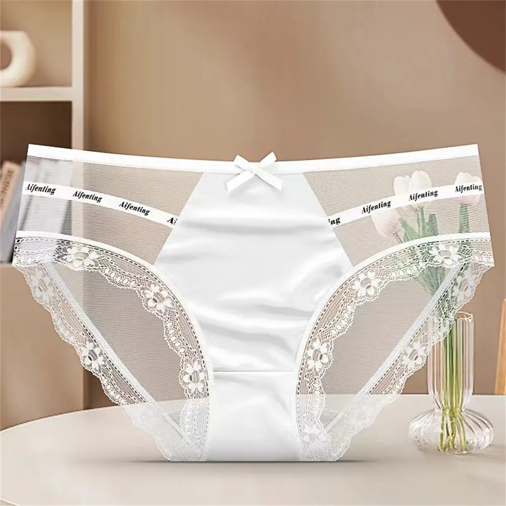 Sexy Lace Briefs Breathable Pure Cotton Crotch Low Waist Design Comfortable Sexy Underwear