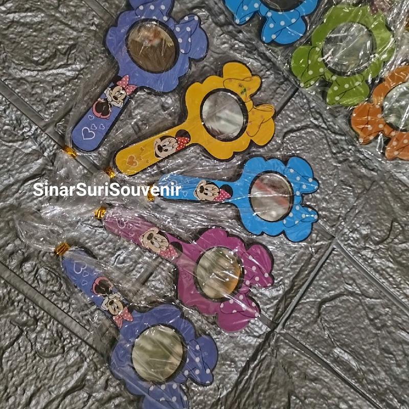 SOUVENIR ISI 100 PCS KACA CERMIN KARAKTER LUCU KEMAS PLASTIK souvenir Pernikahan 3