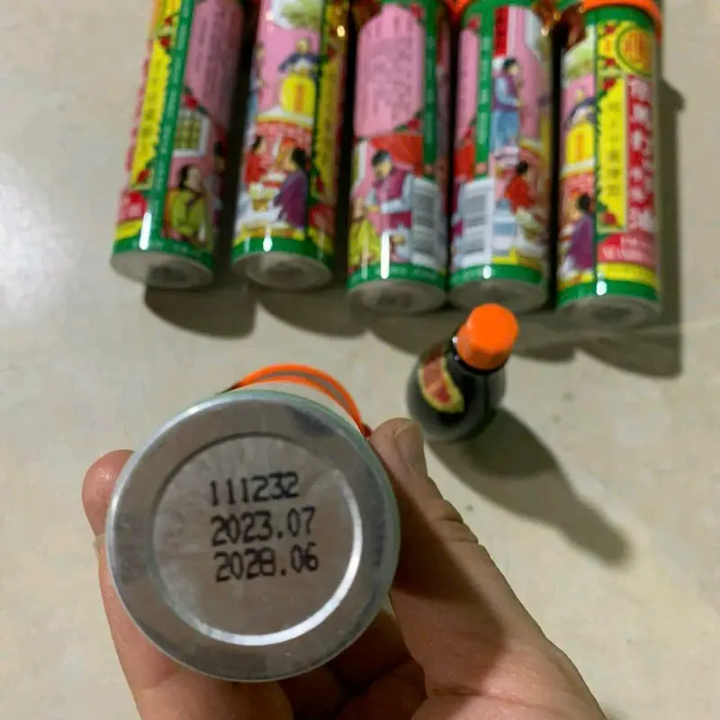 dầu tứ quý dùng bôi ngoài da 1