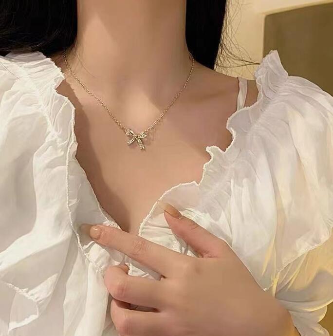 Product Introduction of Pendant women's light luxury collarbone chain butterfly necklace 2