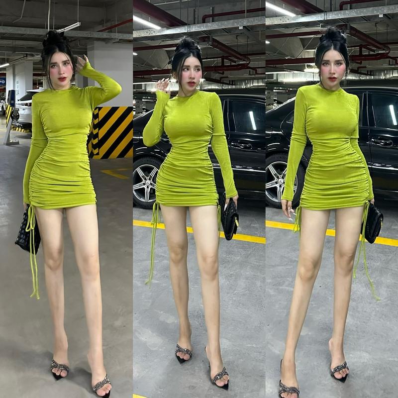  SALE Đầm body nữ tay dài nhún tôn dáng vải thun nhũ kim cương cao cấp co dãn lên dáng rất đẹp luôn ạ. Có thể điều chỉnh độ ngắn dài khi rút dây. Mặc đi làm đi chơi đi tiệc đều xinh luôn ạ. Bảng màu gồm : xanh bơ xám hồng ,đen ,cam ,nâu. Nhung Dress 
