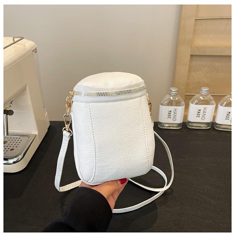 Product Introduction of Túi Đeo Chéo, Da Thật, Hợp Xu hướng Và Tối Giản, Chất Lượng Cao Cấp, Nhẹ Và Phong Cách, Túi Đeo Vai, Hoàn Hảo Cho Sự Thanh Lịch Hàng Ngày túi  blox  fruits túi  len  đi  biển 7