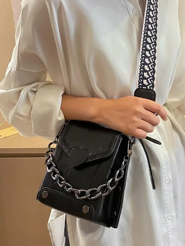 Fashion Chain Decorated Heart Decor Crossbody Bag Women, Simple Vintage Flap Shoulder Bag for Women, Casual Trendy Versatile High-quality Daily Commuting Bag, Girl Fashionable Shopping Bag 8
