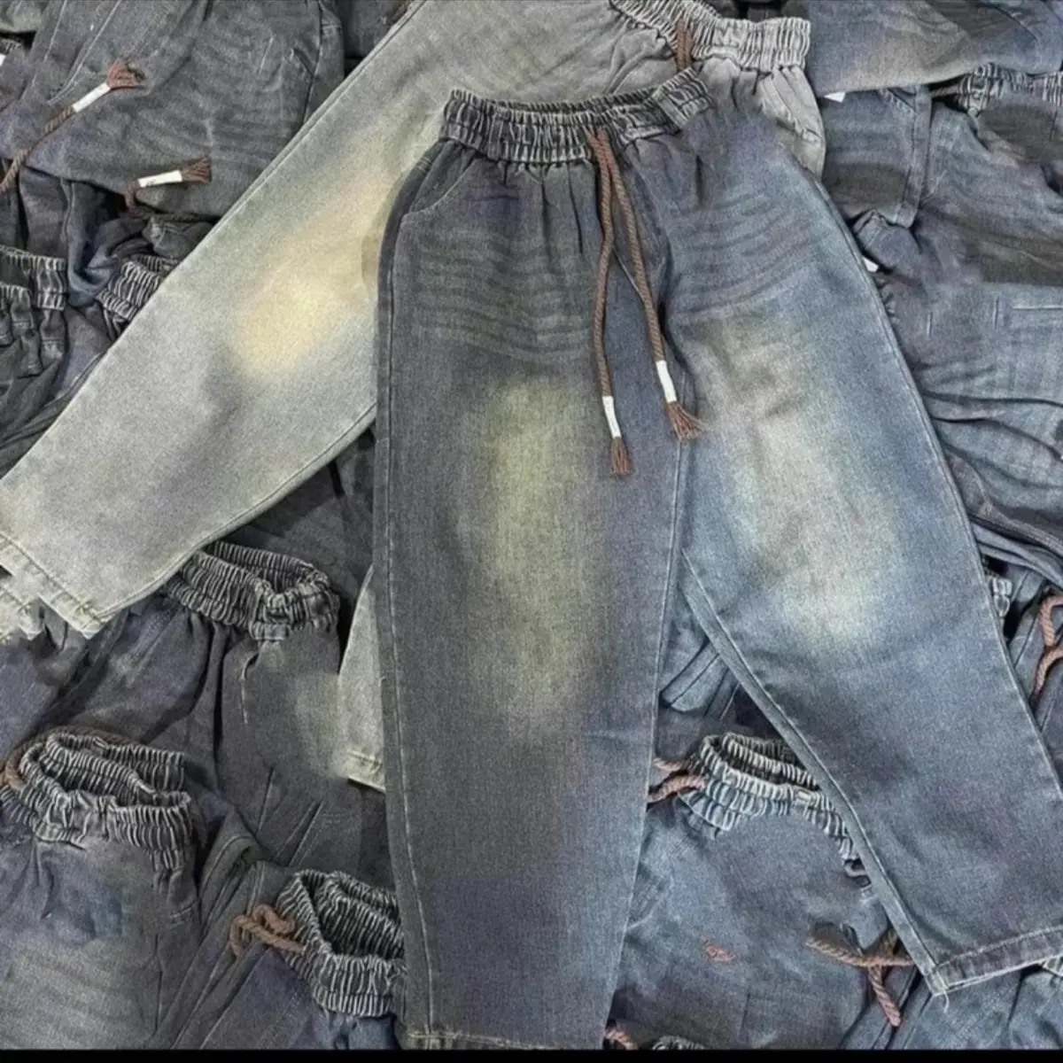Quần Jean Dáng Baggy Nữ Túi Chéo Rách Và  Trơn Phom Vừa Women