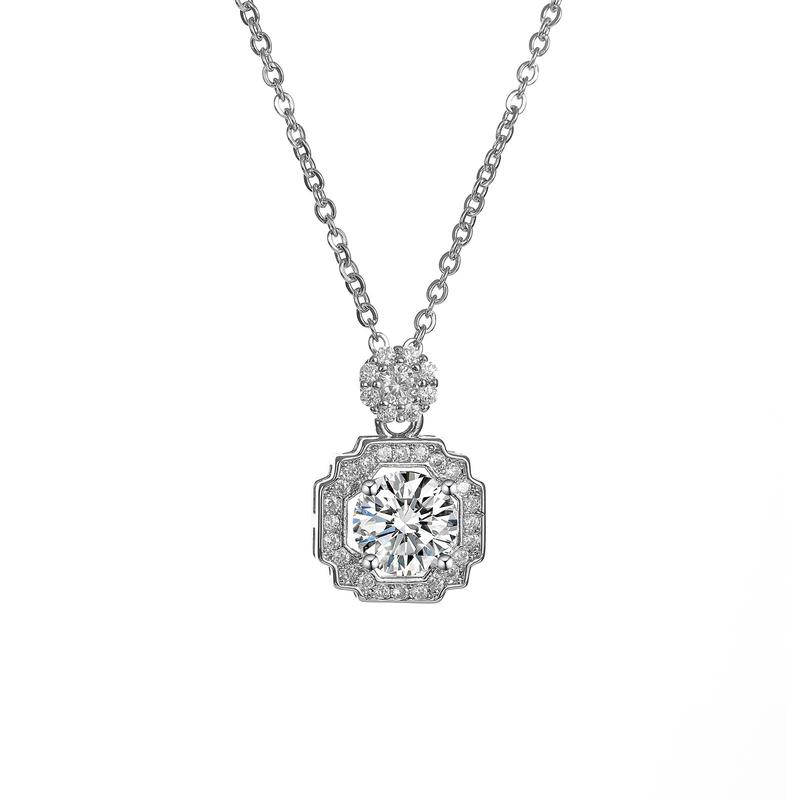 Hot-Selling Imitation Chic Rhinestone Jewelry Pendant Eight Hearts and Eight Arrows Zircon Plated Pt950 Engagement Necklace for Women Fashion Jewelry 4